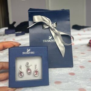 Swarovski pendant and earrings set